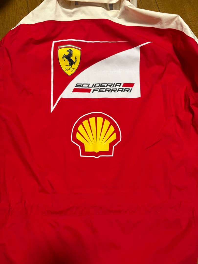 スクーデリアフェラーリ　レインジャケット