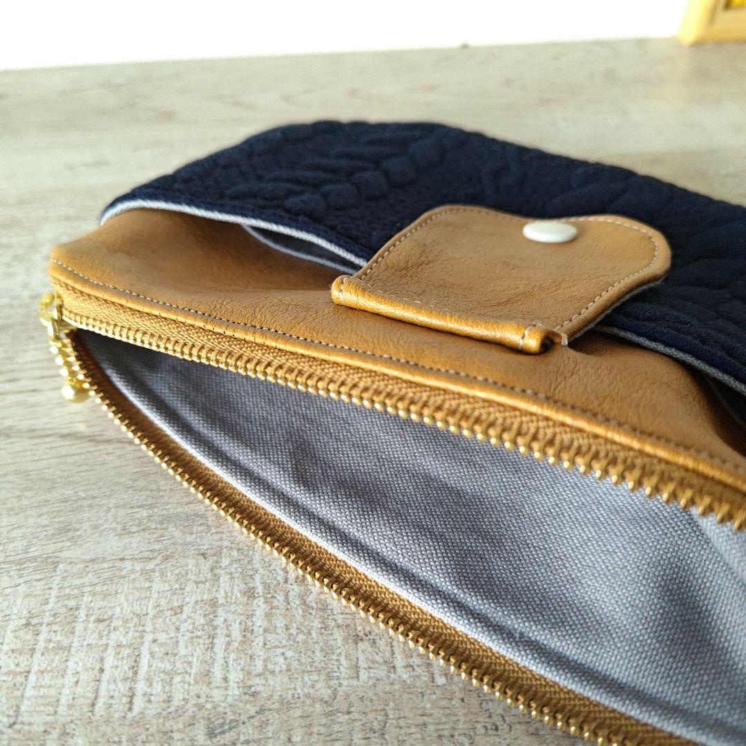 【ゴンちゃん様】がま口ボディバッグ　アランニット　ハンドメイド