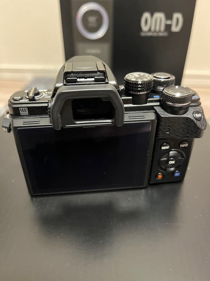 OLYMPUS OM-D E-M10 Mark II ミラーレス一眼