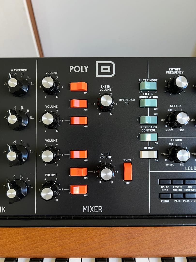 Behringer POLY D アナログシンセサイザー