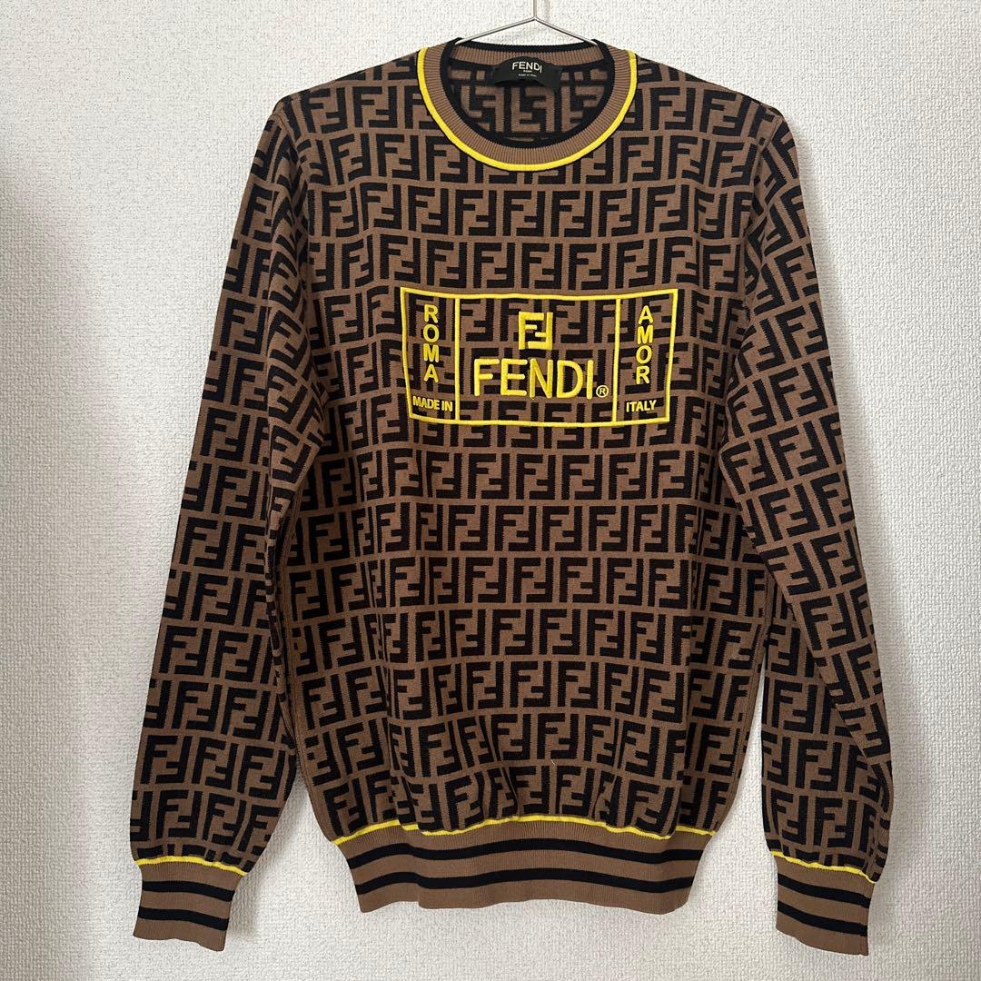 FENDI ロゴ入りブラウンニットセーター
