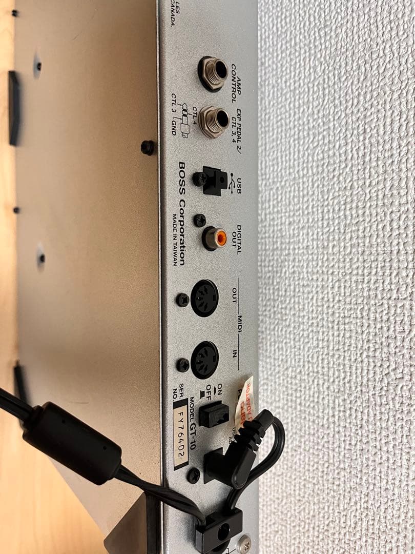 BOSS GT-10 ギターエフェクター（ケース付き）