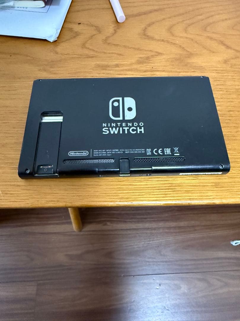 Nintendo Switch 本体とJoy-Conセット