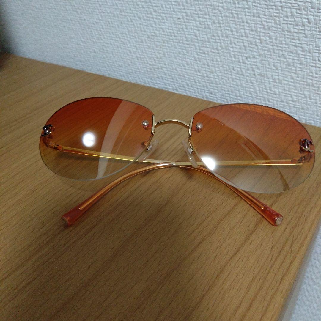 CHANEL オレンジ サングラス