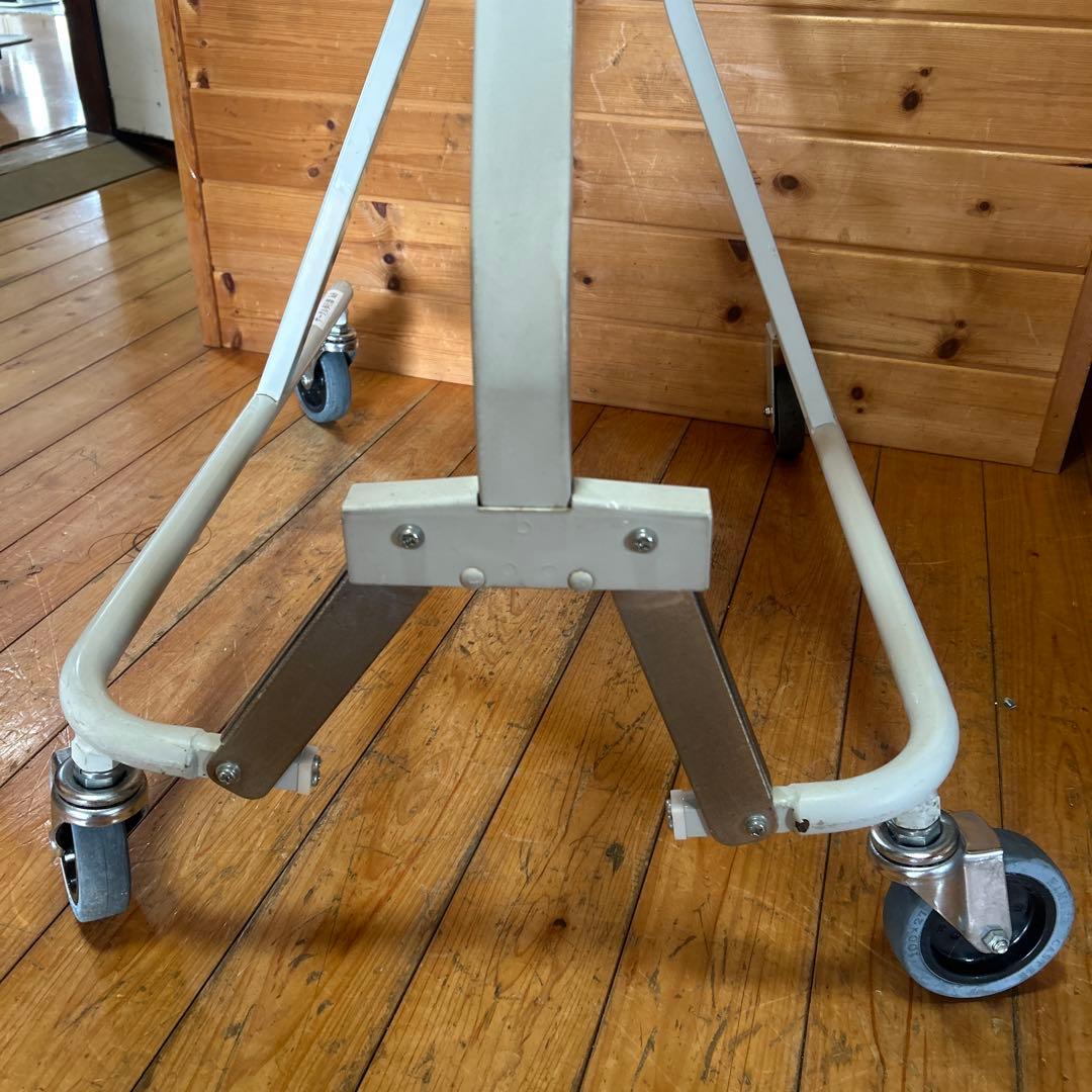 介護用４輪歩行器　日進医療器TY157