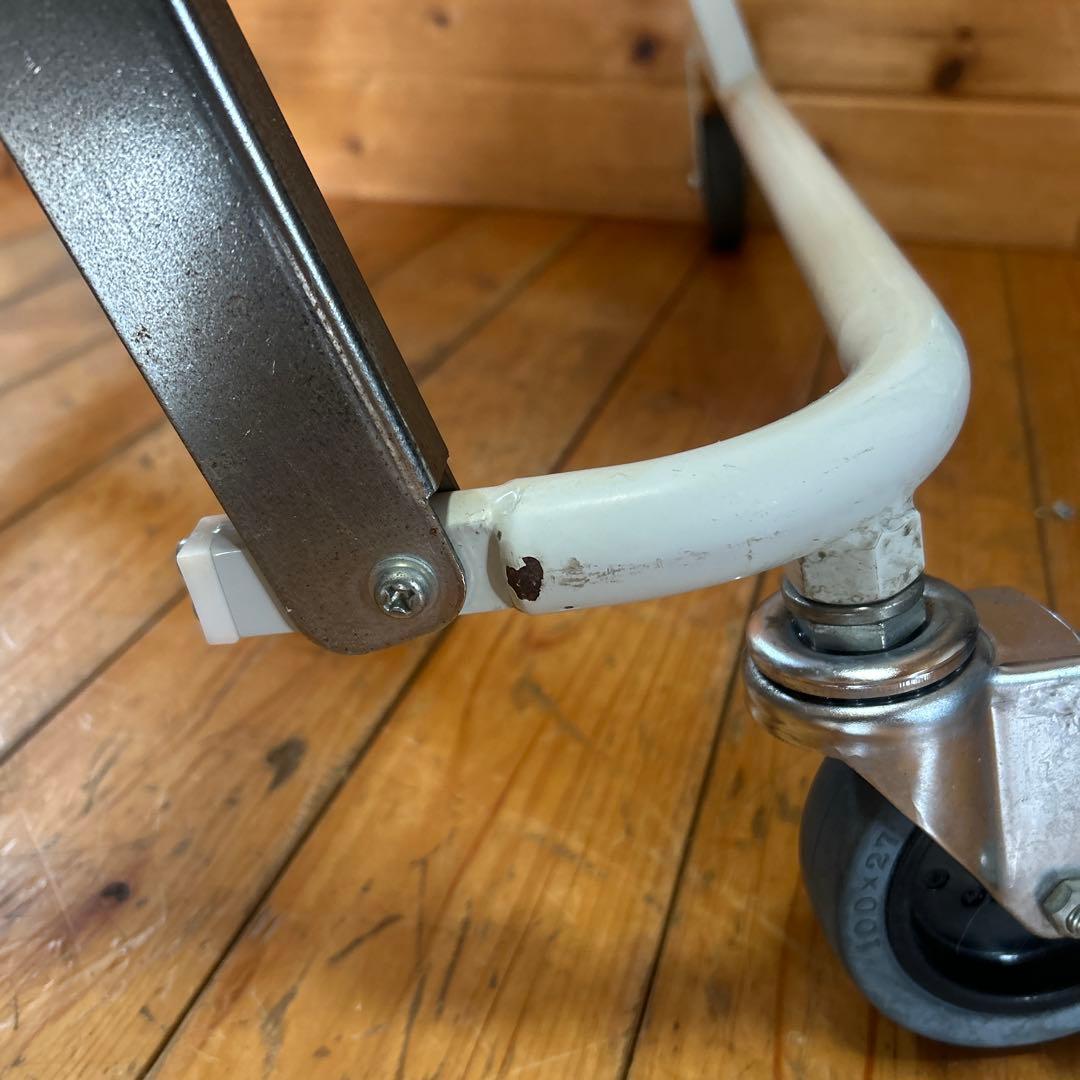 介護用４輪歩行器　日進医療器TY157