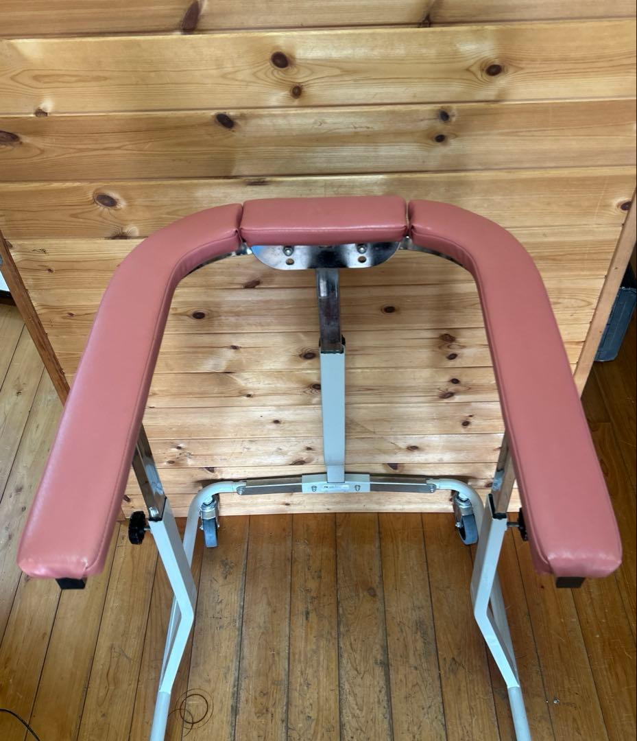 介護用４輪歩行器　日進医療器TY157