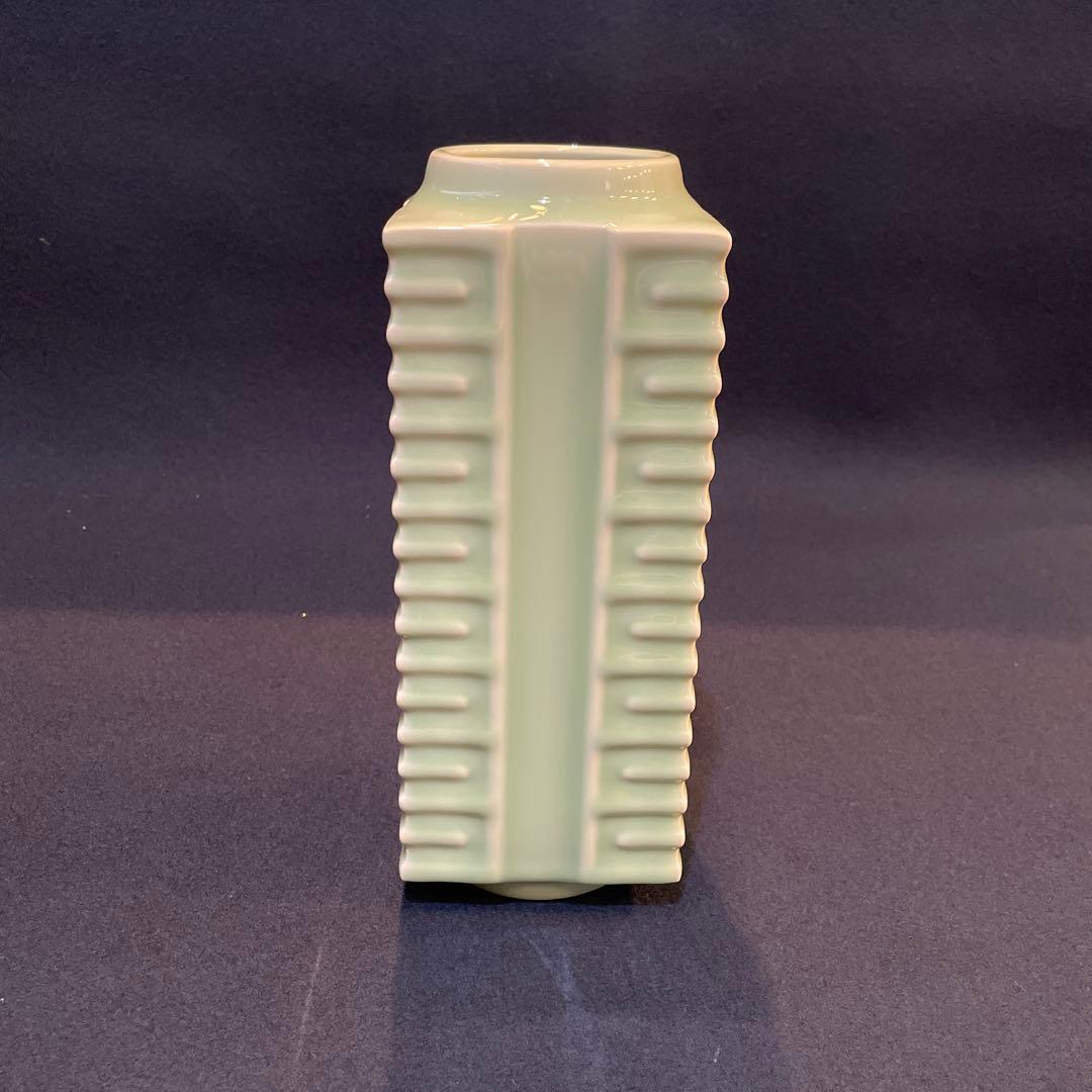 「平戸焼」青磁【横石 嘉助】(造)の『算木 花入』共箱　※美品　花器　花入　花瓶