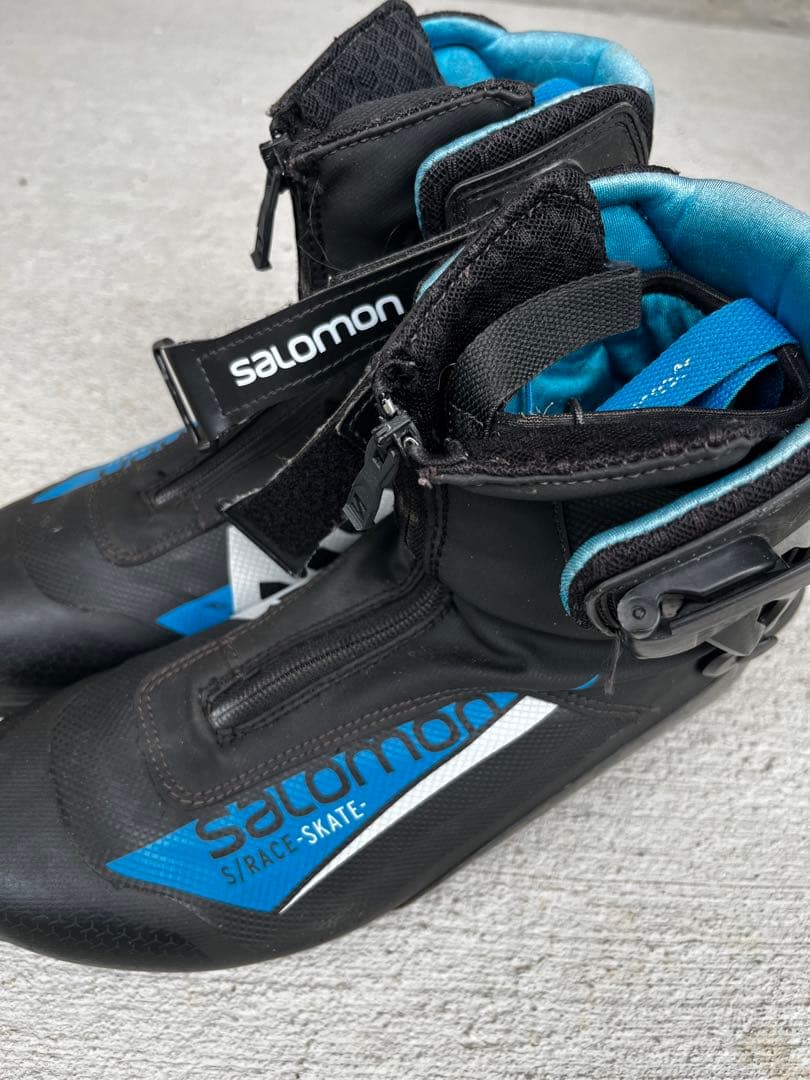 スキーブーツ　サロモン　スケーティング