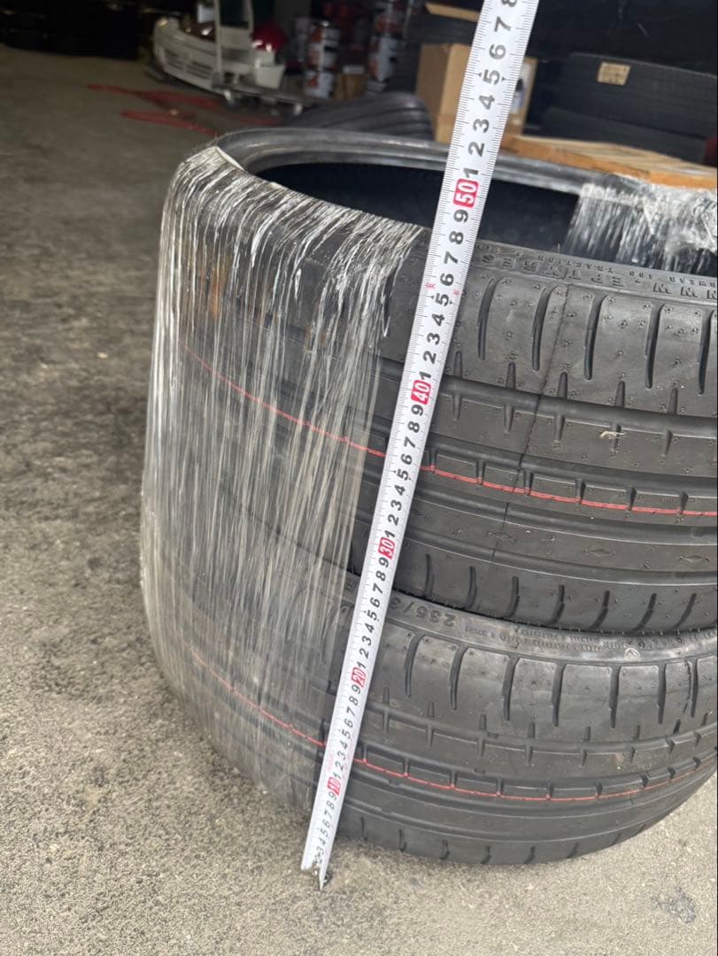 新品accelera PHI 235/30/21 4本セット