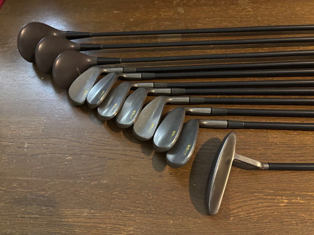 そ*め様 PapasキャディバッグとPRGRゴルフクラブセット