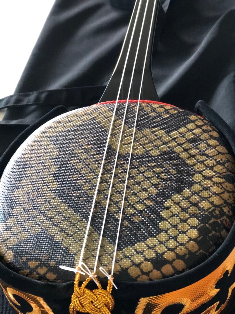 新品！チューナー付き　ミニ三線