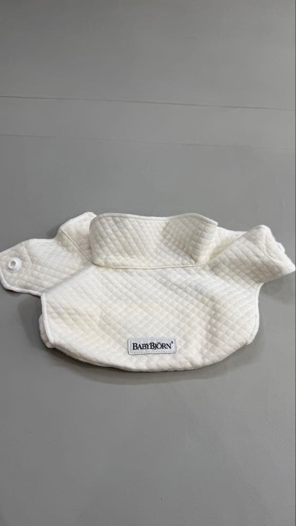 BABYBJÖRN ハーモニー　抱っこ紐 メッシュ ホワイト　よだれカバーセット