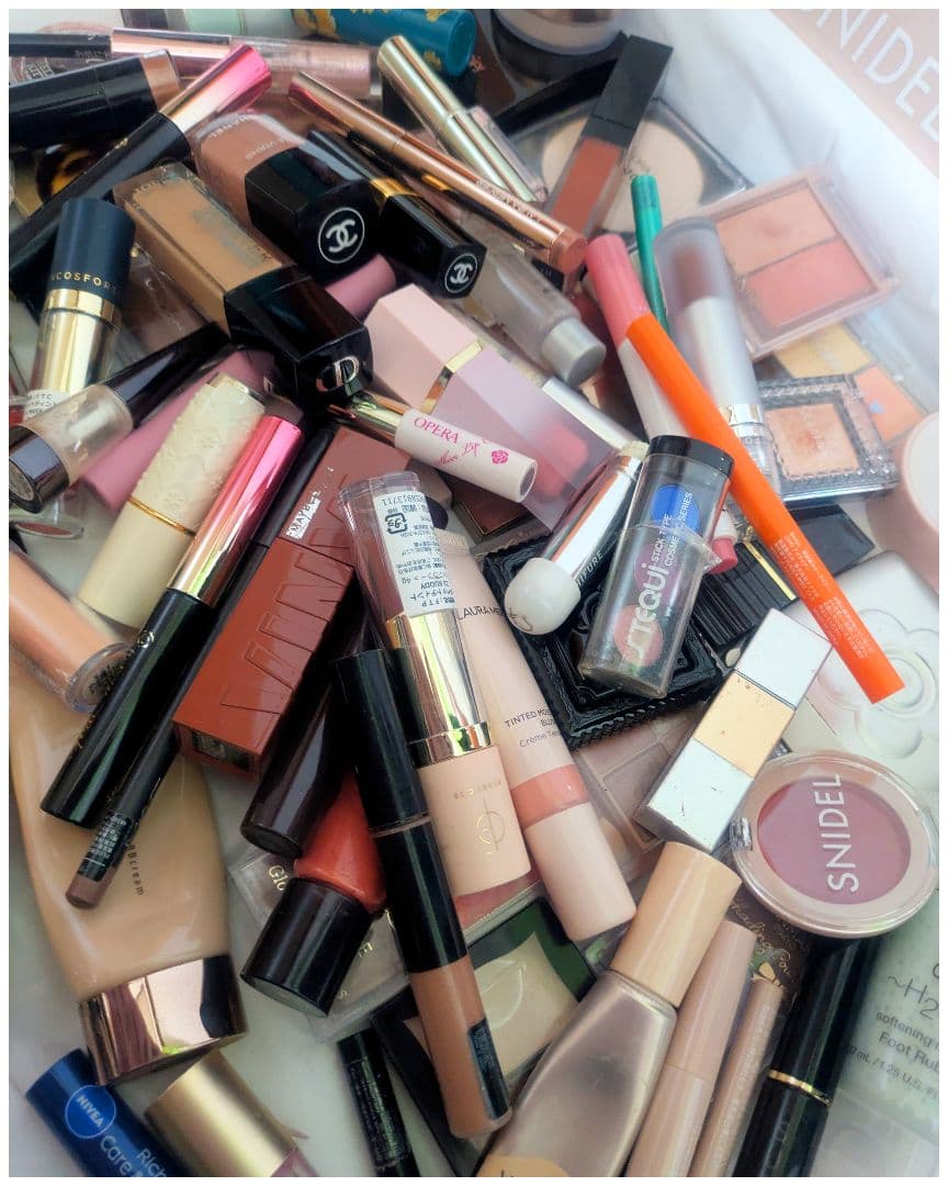 ま*み様 19 てんこ盛り 超大量!! 化粧品 大量まとめ売り コスメセット 見