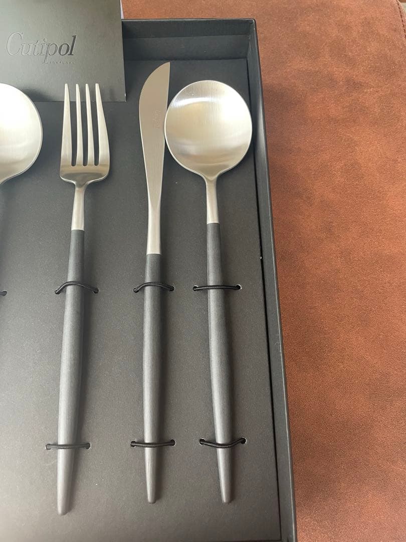 正規品 Cutipol カトラリーセット 3点セット✖️2 ホワイト、ブラック