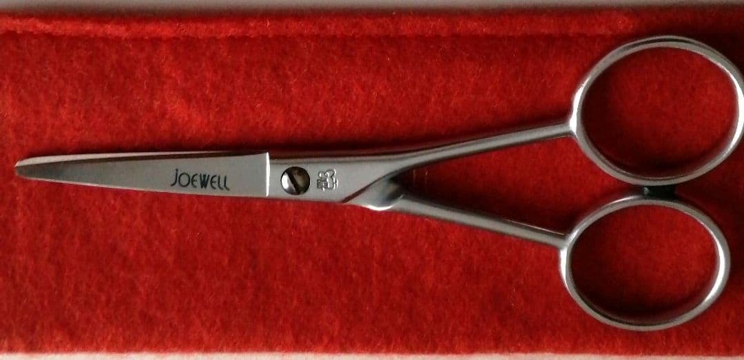 美容師シザーハンドメイド