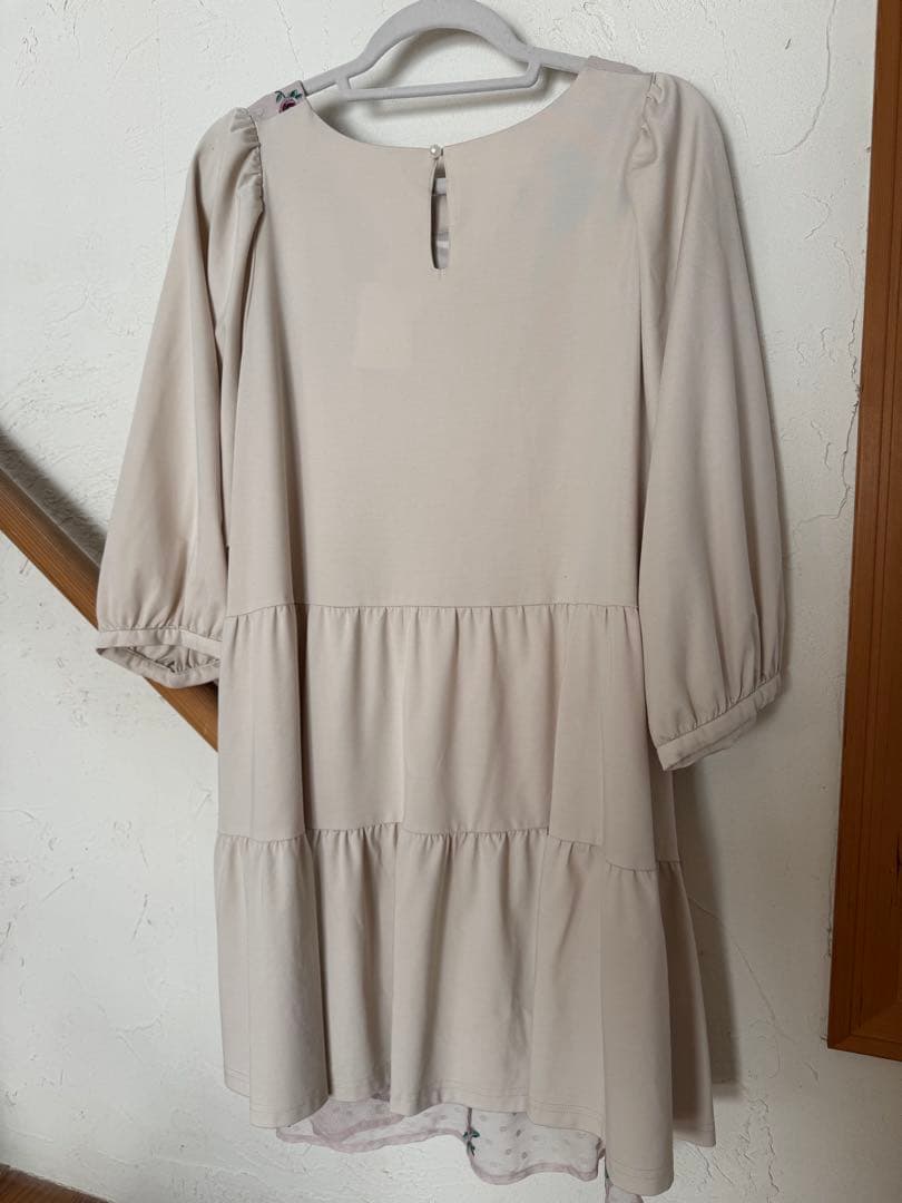 ローズティアラ 大きいサイズ　50 チュニック　レース　花柄　ティアード