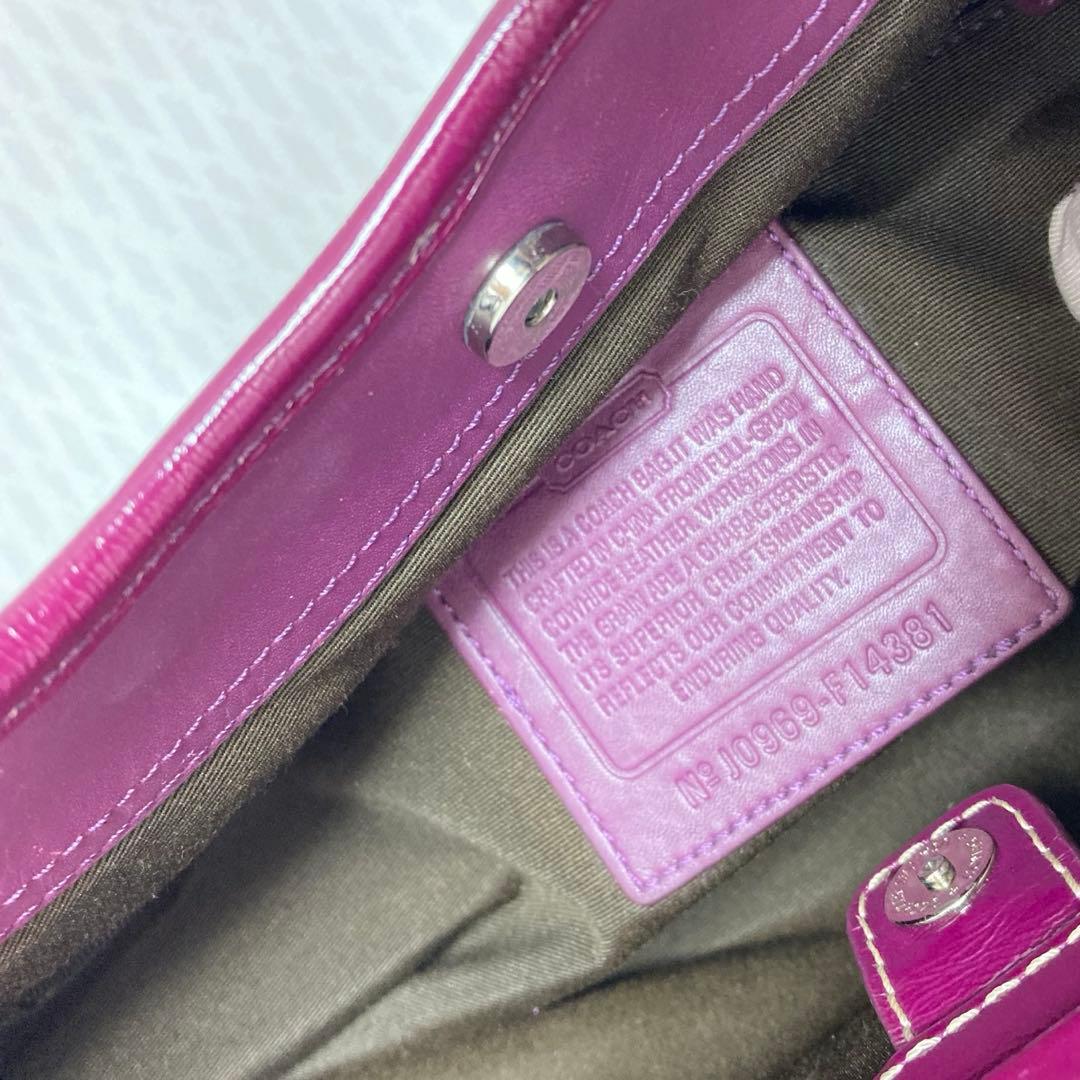 美品　コーチ エルゴ ergo パテントレザー がま口 Kiss-lock