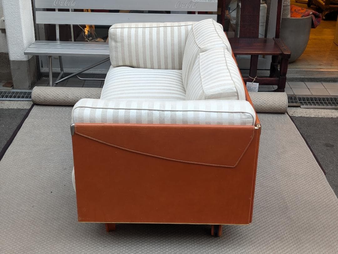 ポルトローナフラウ／イタリア／TWICE（トゥワイス）／2シーターソファ