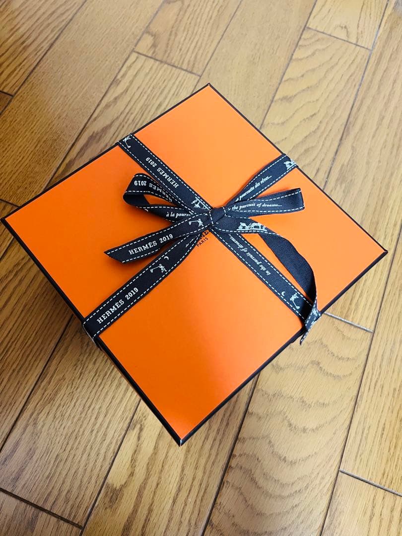 HERMES ヘア&ボディシャワージェル とハンド＆ボディクレンジングジェル新品