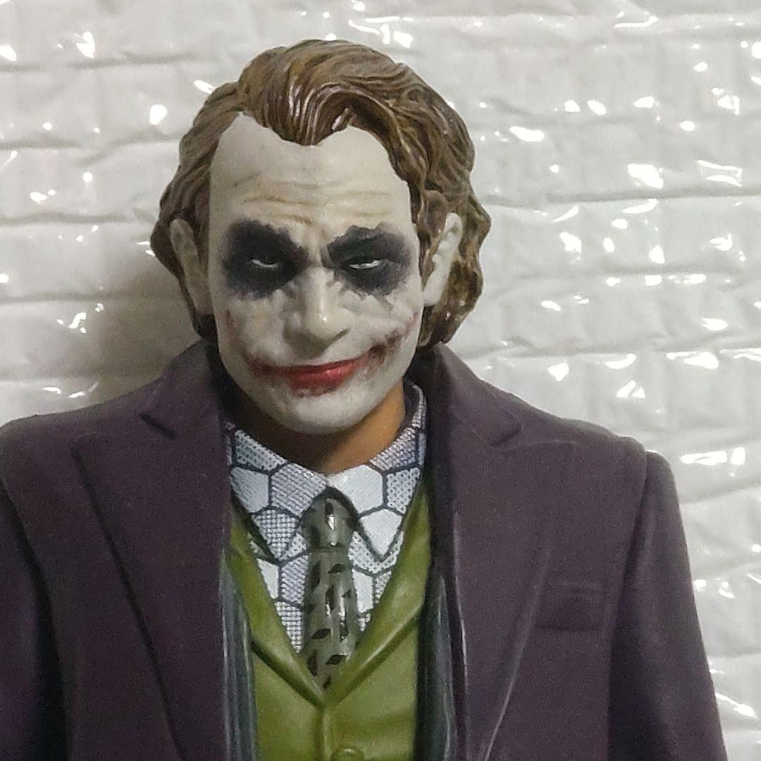 S.Hフィギュアーツ 　ジョーカー( The Dark Knight)