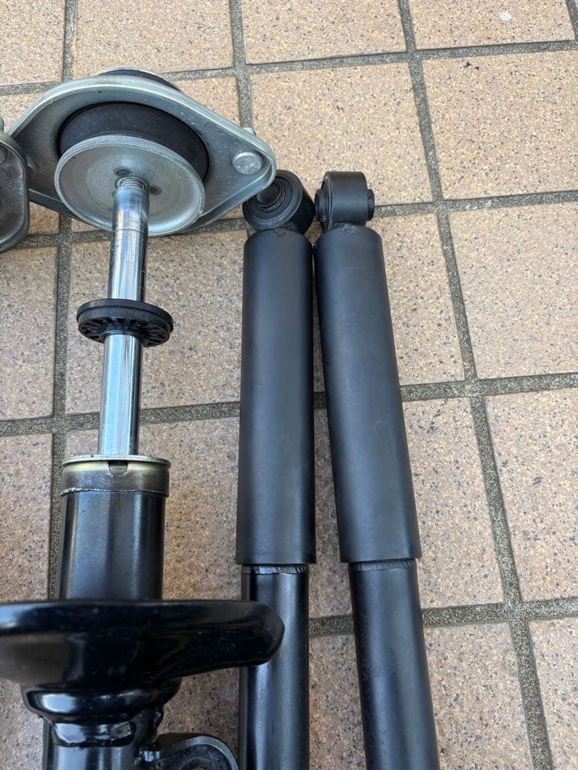 DA17V エブリィバン　純正サスペンション　ショックアブソーバー