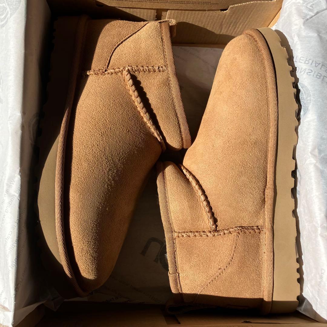 【新品未使用】UGG 定番 クラシックウルトラ ミニ ブーツ もこもこ ムートン