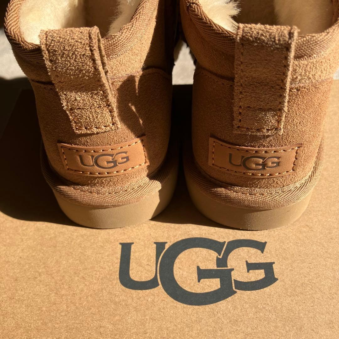 【新品未使用】UGG 定番 クラシックウルトラ ミニ ブーツ もこもこ ムートン