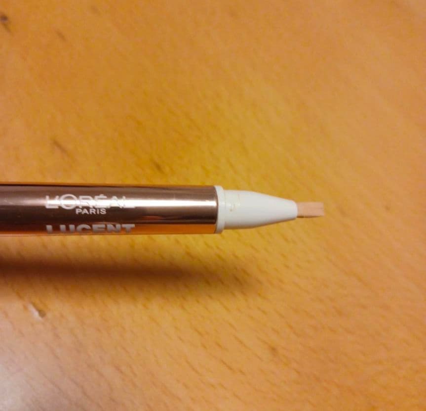 メイベリン スーパー ミネラル コンシーラー ロングキープ 01 ライト ②