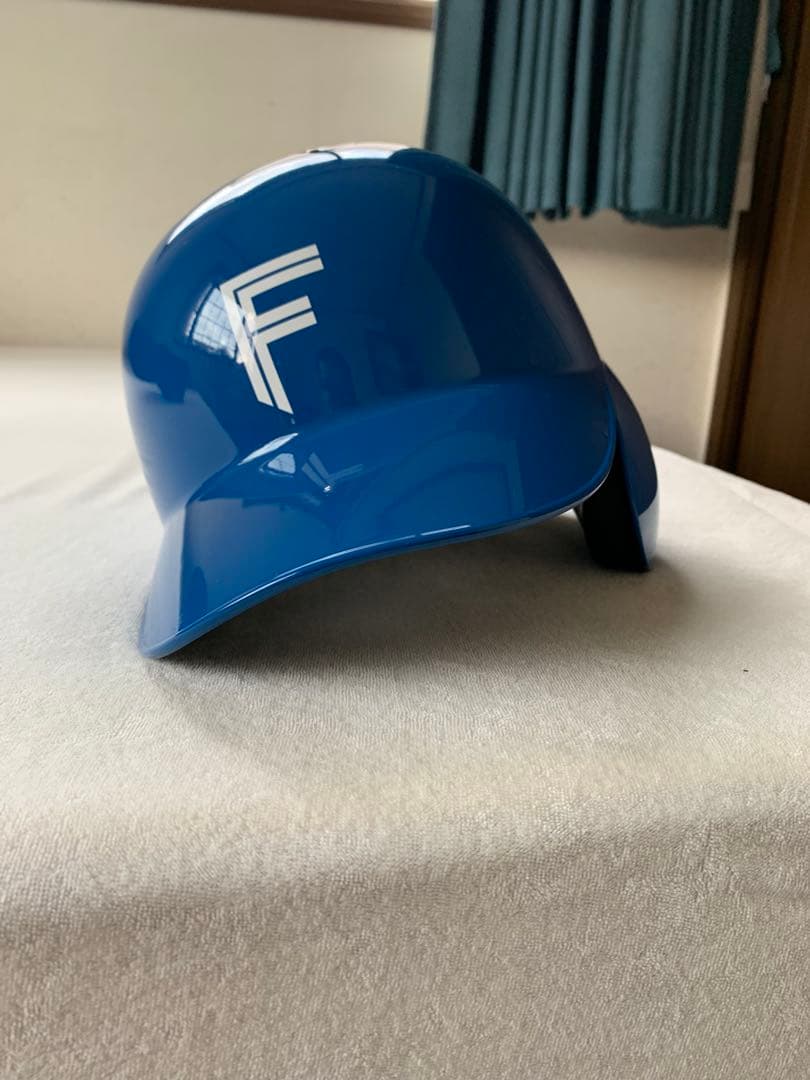 北海道日本ハムファイターズ　プロコレヘルメット　右打者用　サイズO