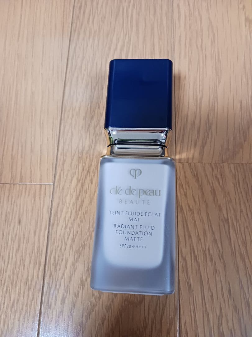 クレ・ド・ポー　タンフュイドエクラマット　オークル00