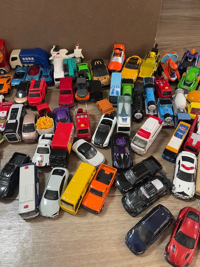 トミカ　カーズ　ミニカー　約150台 まとめ売り　（廃盤レア含む）