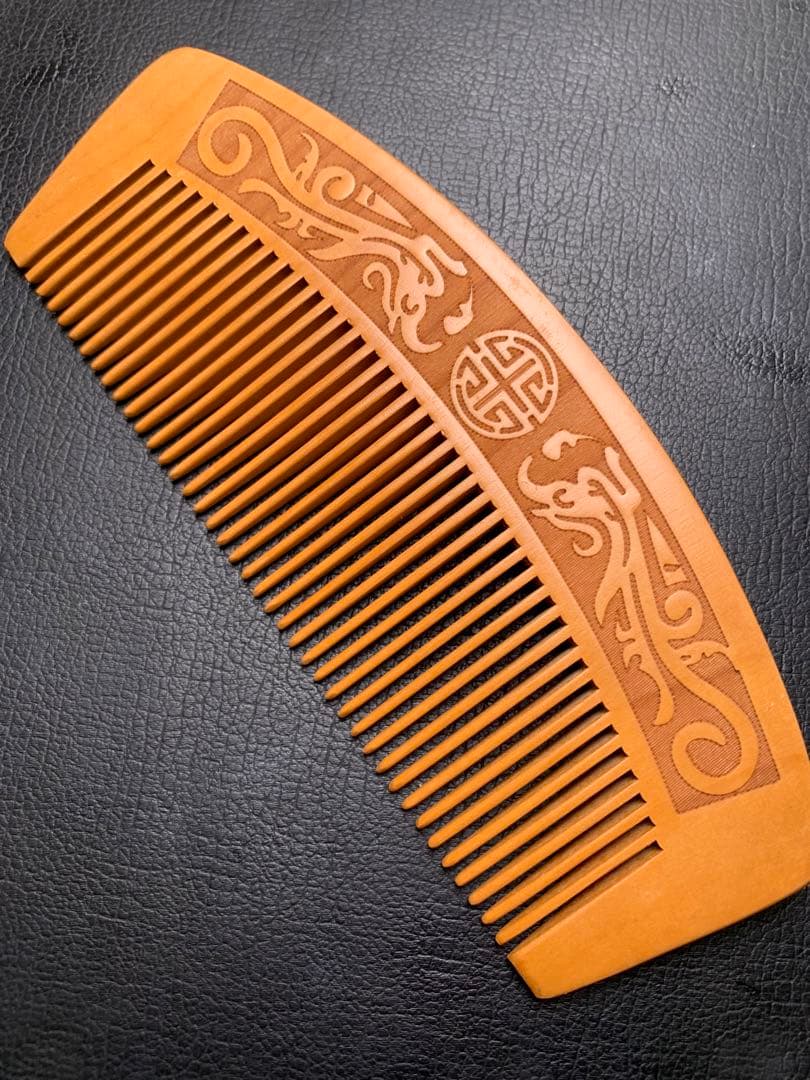 0422118  桃の木素材櫛57.6＊144.4ミリ