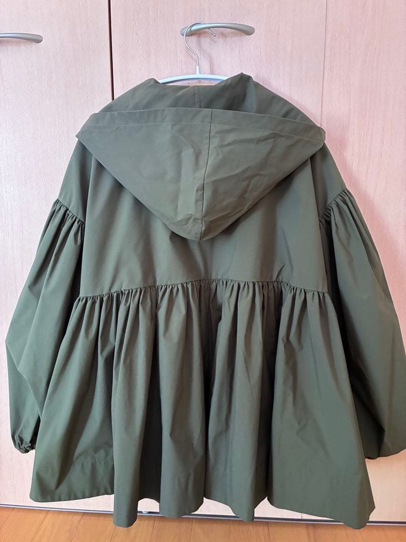 YOIHI フリルギャザー マウンテンパーカー カーキ