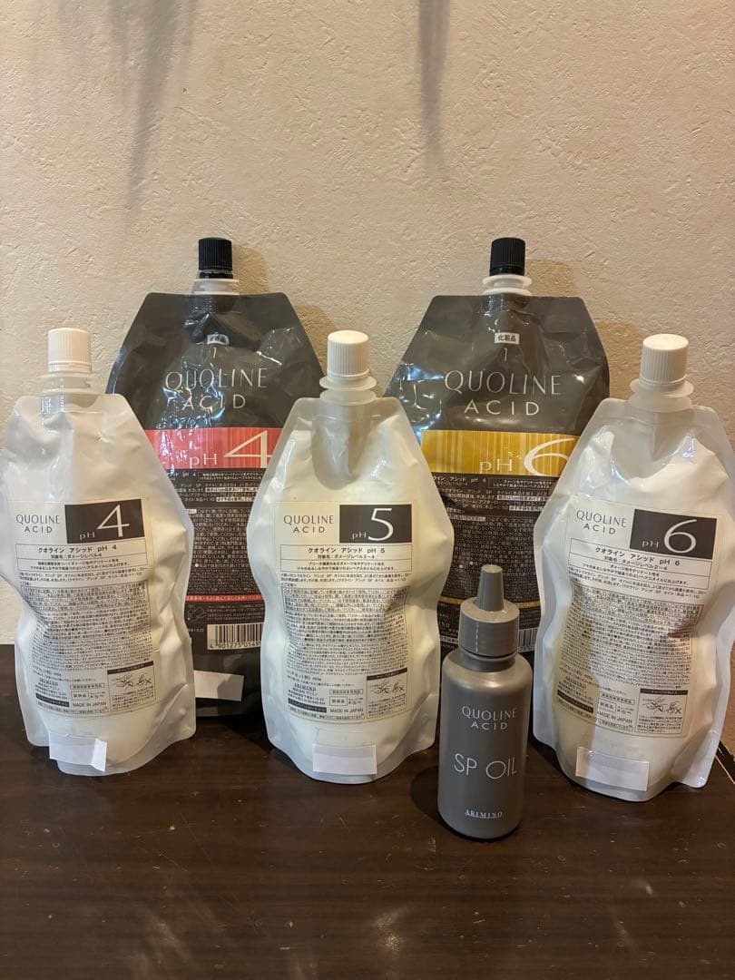◆新品使用品◆クオラインアシッド QUOLINE ACID 酸性縮毛矯正　オイル