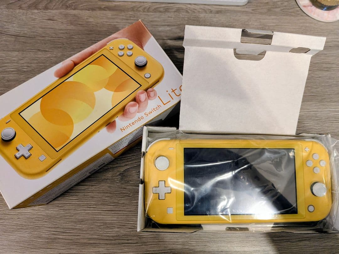 Nintendo Switch Lite 本体 イエロー【箱あり】