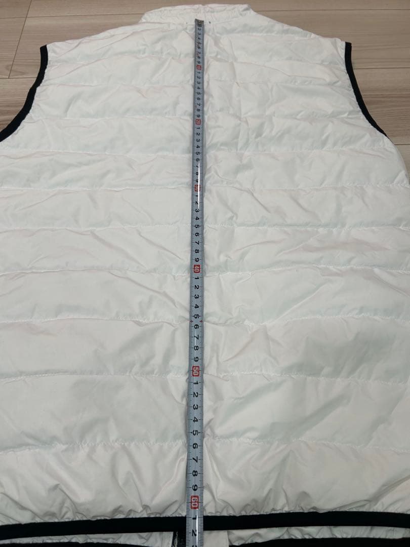 EA7 エンポリオアルマーニ 薄手ダウンベスト 白