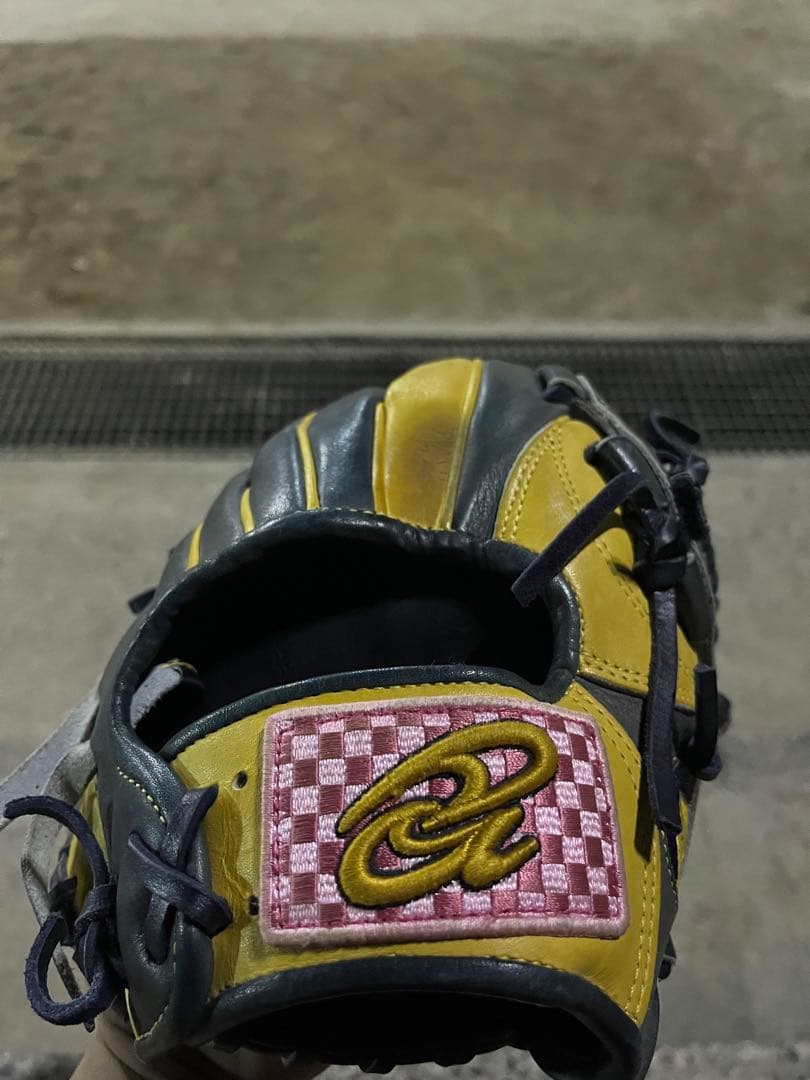 ドナイヤ　フルオーダー　硬式用　内野手・投手用グローブ