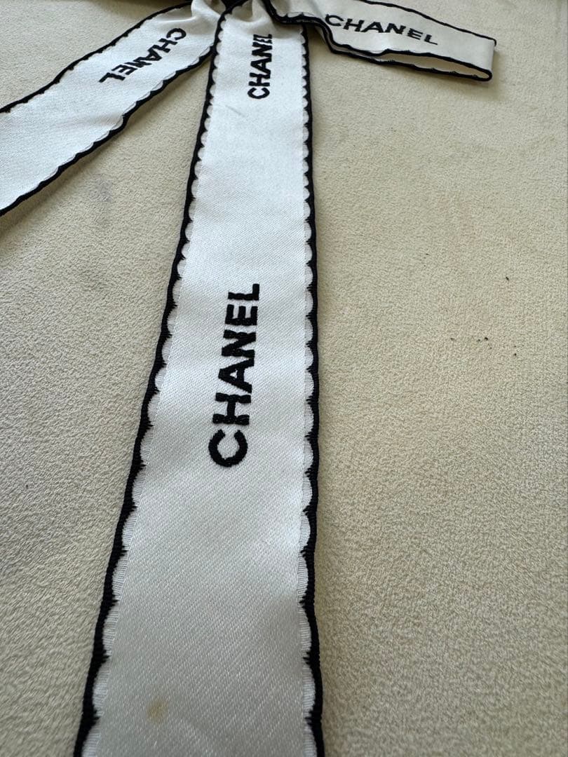 G267 シャネル ブローチ リボン ホワイト