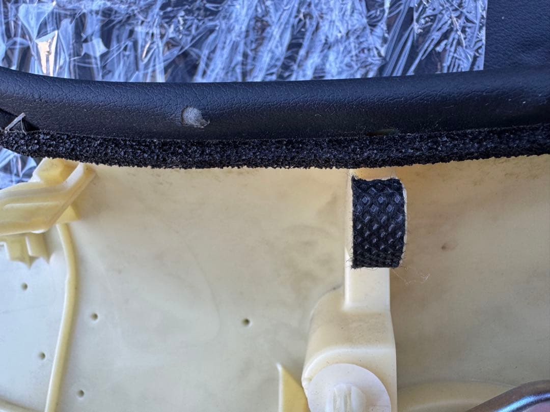 トヨタ　レクサス　lc500 lc500hクーペ　リアクォータートリムパネル