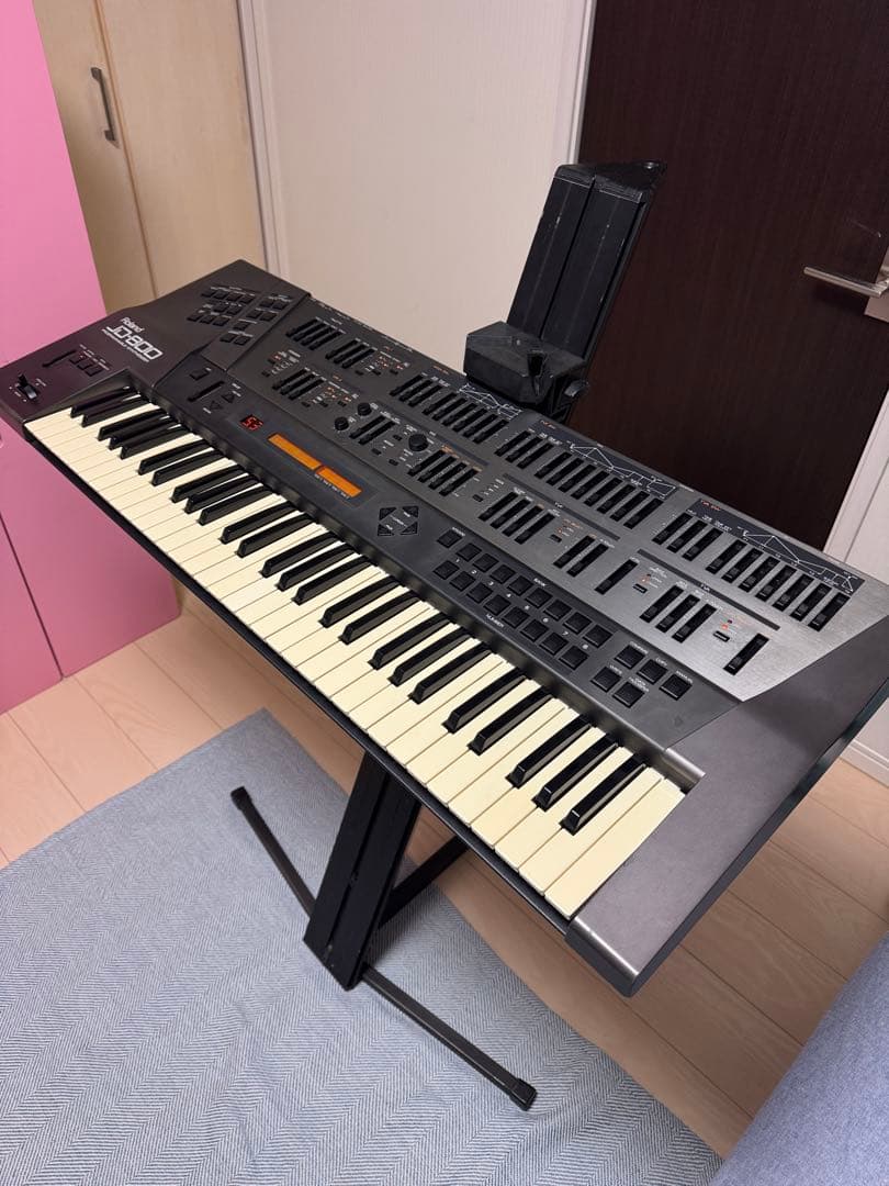名曲を生んできた名機Roland JD-800とULTIMATEスタンドセット