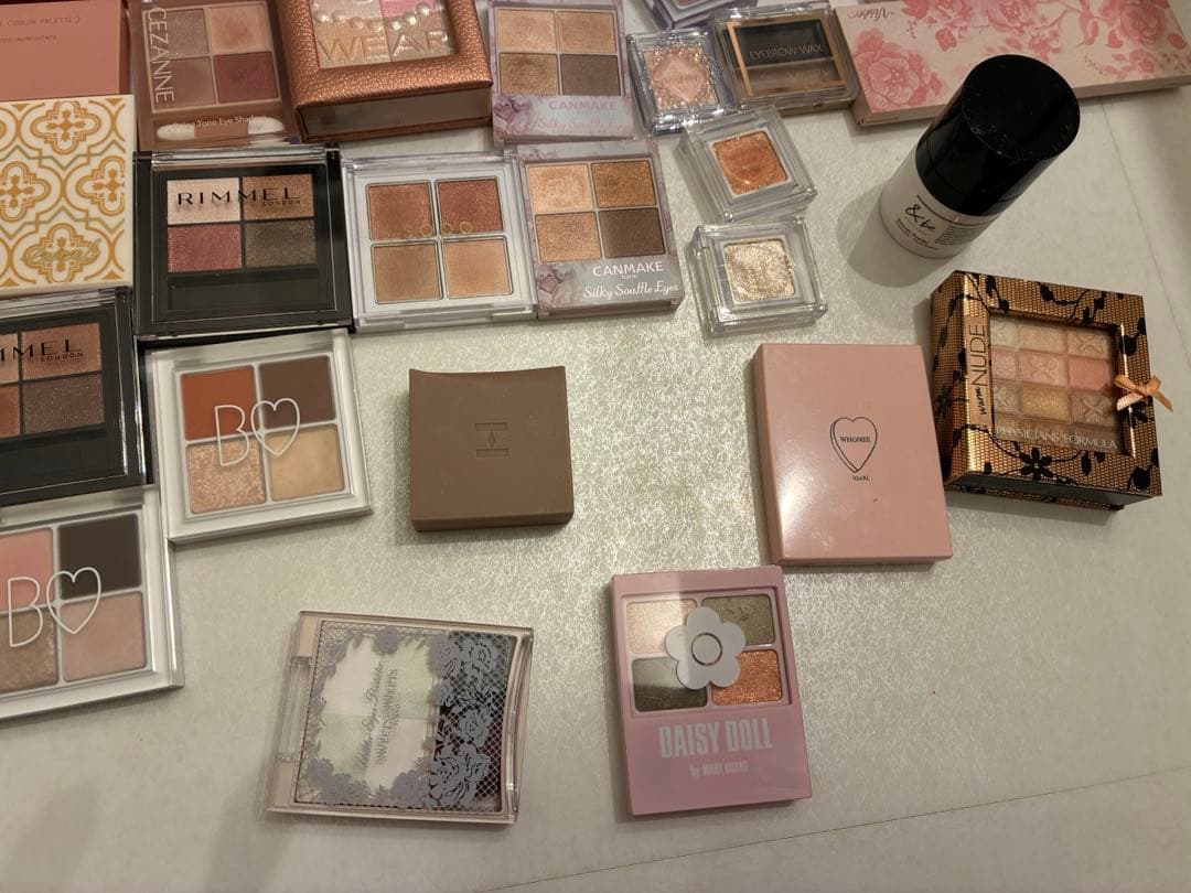 デパコス含む　コスメまとめ売り　化粧品　ボビィブラウン　アイシャドウ
