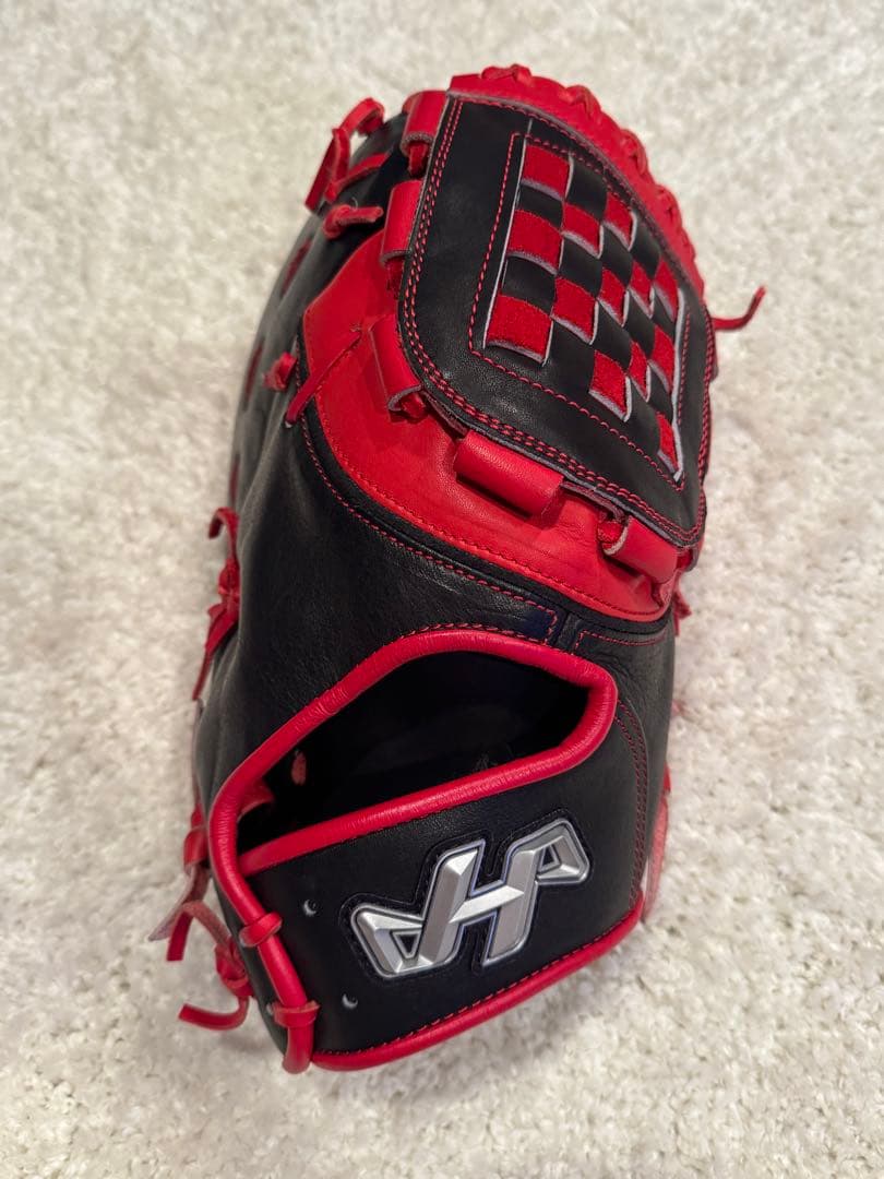 軟式用グローブ　ファーストミット　 黒赤 チェック模様