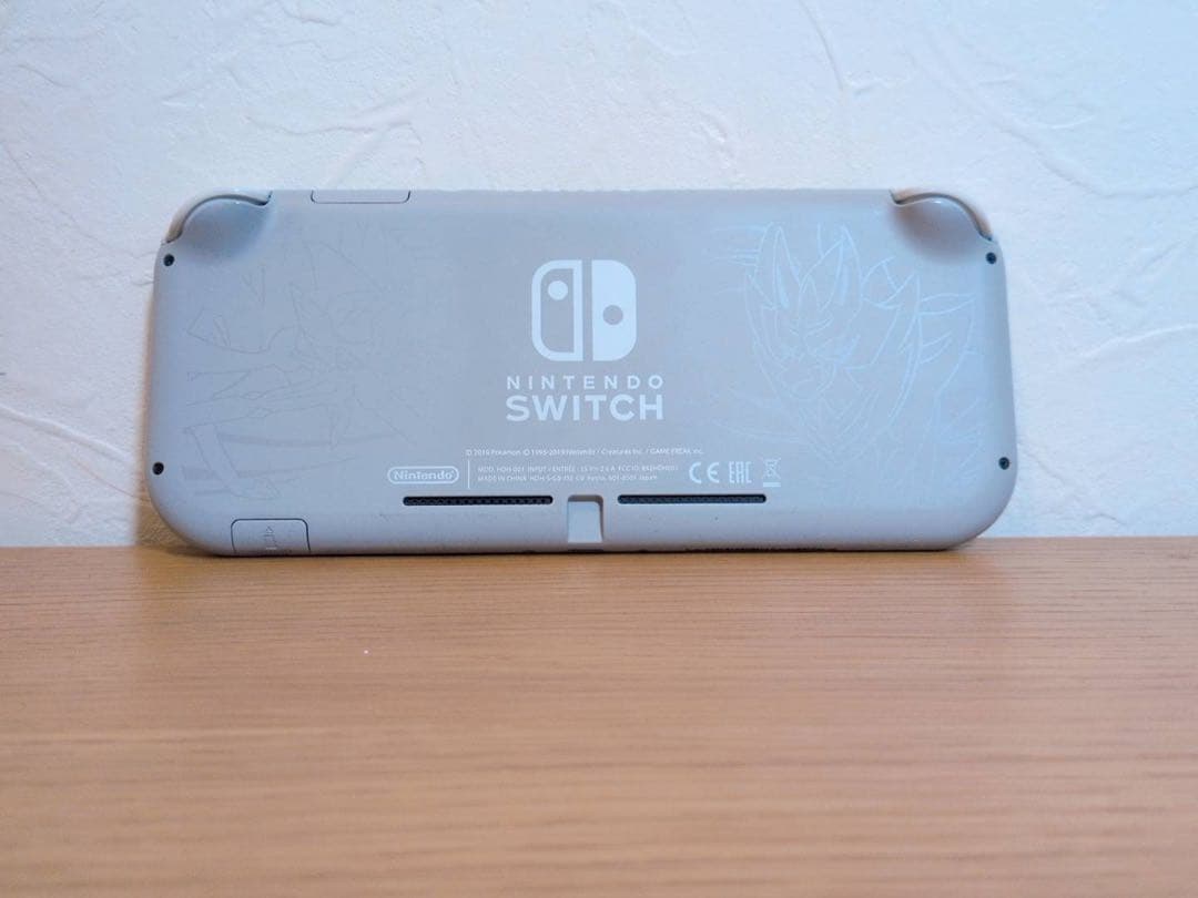 Nintendo Switchライト　ザシアン　ザマゼンタ　本体