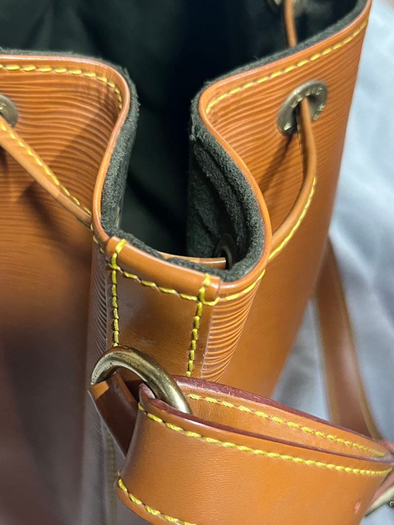 ルイ・ヴィトン エピ ノエ ジパングゴールド