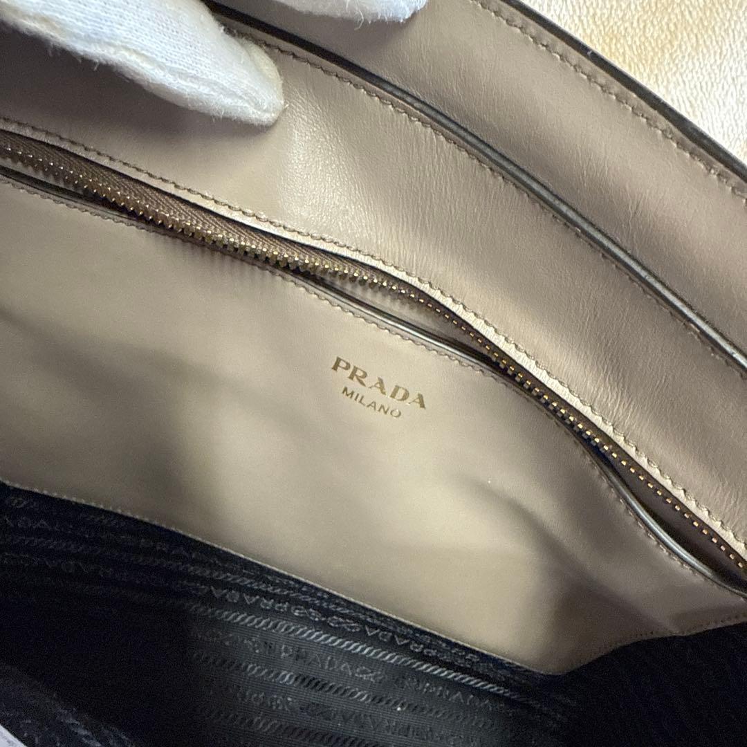 PRADA グレー トートバッグ ショルダー付き