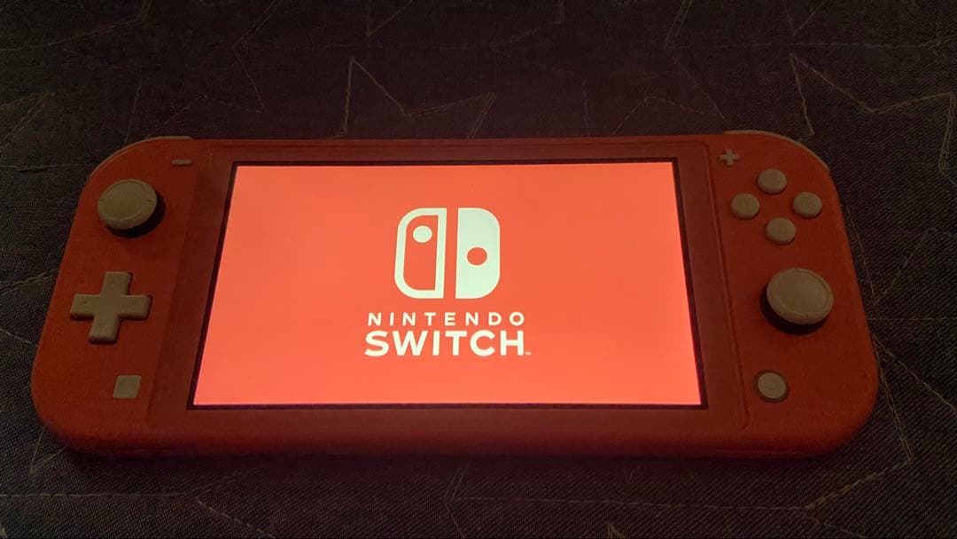 コーラル Switch Lite 初期化済 クリアケース付 本体のみ