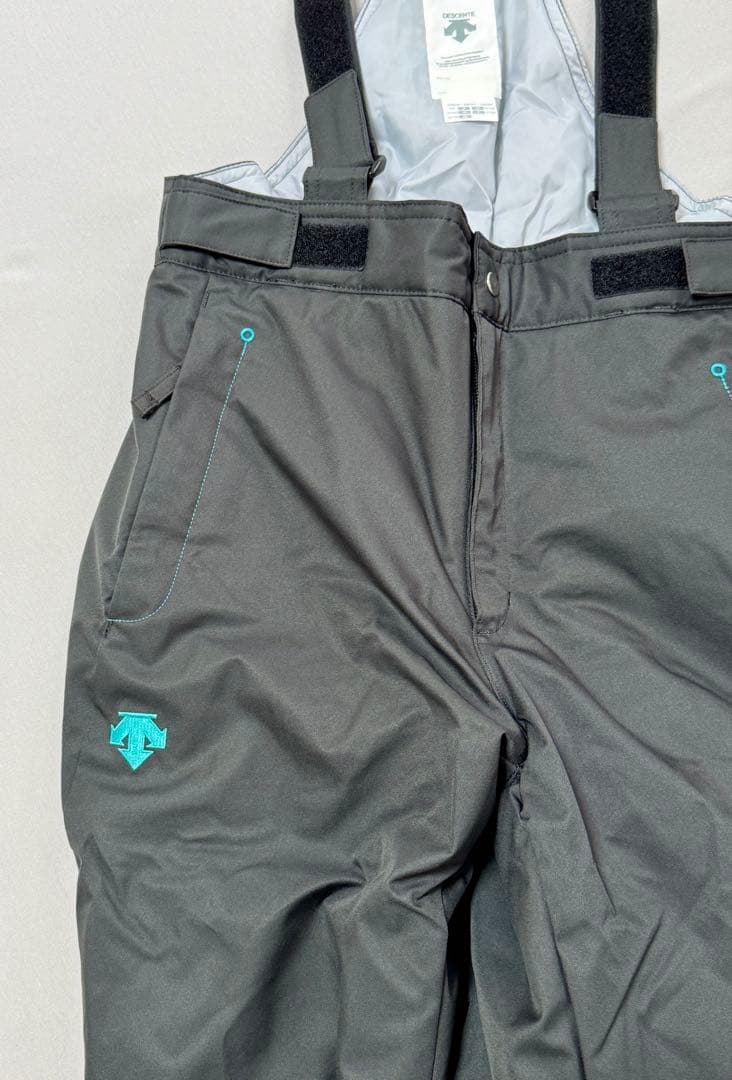 【美品】デサント Move Sport スキーウェア 150㎝ アジャスター付
