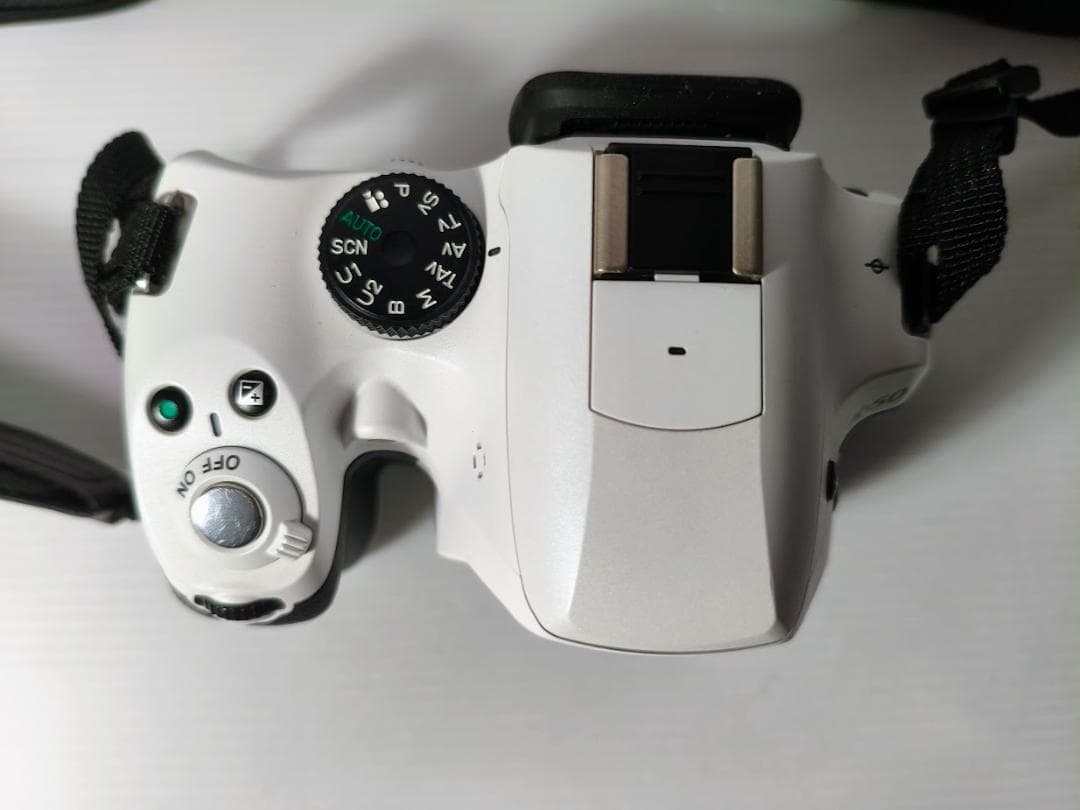 【黒死病対策】【内臓電池交換】PENTAX K-50 綺麗なホワイト＋WRレンズ