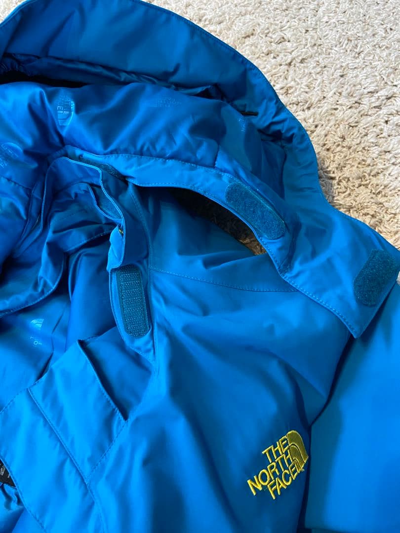 美品！ノースフェイス　キッズ　スキーウェア　140cm スキー・スノーボードに！